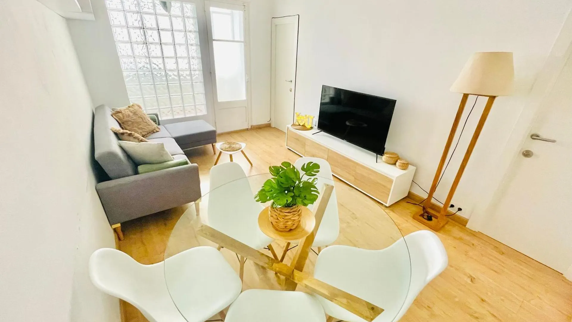 Atico Con Terraza En El Centro De Tarragona Apartment 0*,